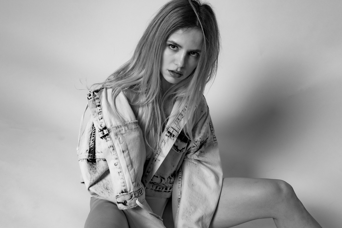 studio beauty fashion portrait